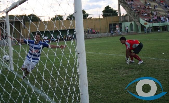 El �Gallo� consigue su primer triunfo ante Sport Colombia 