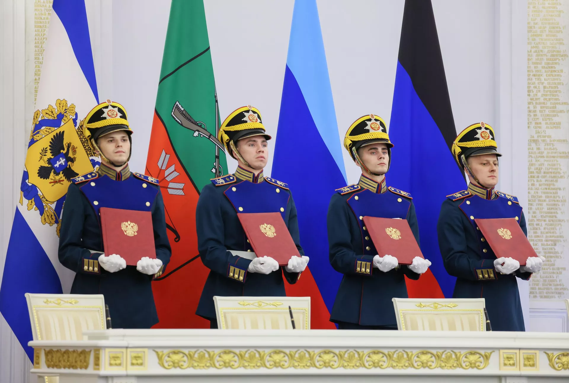 La ceremonia de la firma de los acuerdos de adhesión de las regiones de Jersón y Zaporiyia,  las repúblicas populares de Donetsk y Lugansk a la Federación de Rusia - Sputnik Mundo, 1920, 30.09.2025