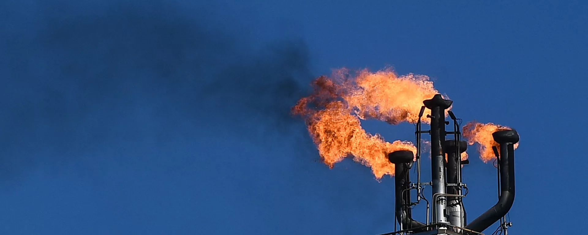 Una refinería de petróleo en Rusia - Sputnik Mundo, 1920, 08.11.2025