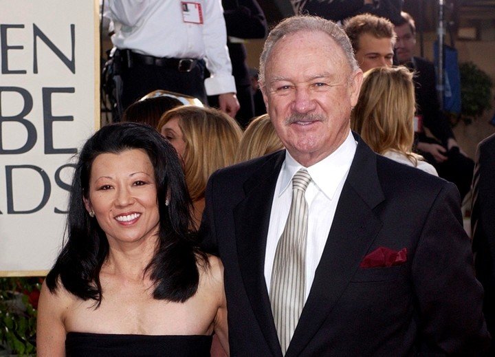 Gene Hackman y Betsy la gala número 60 de los Golden Globe Awards en su última alfombra roja juntos en 2003 (AP Photo/Mark J. Terrill, File)