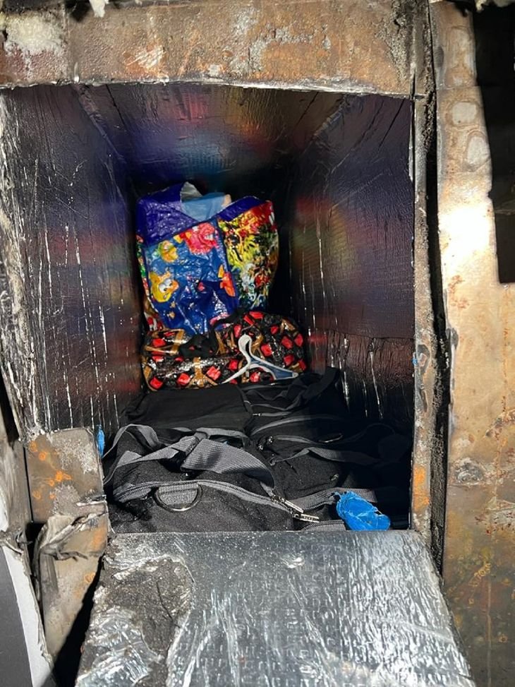 Así estaban ocultos los paquetes de drogas.