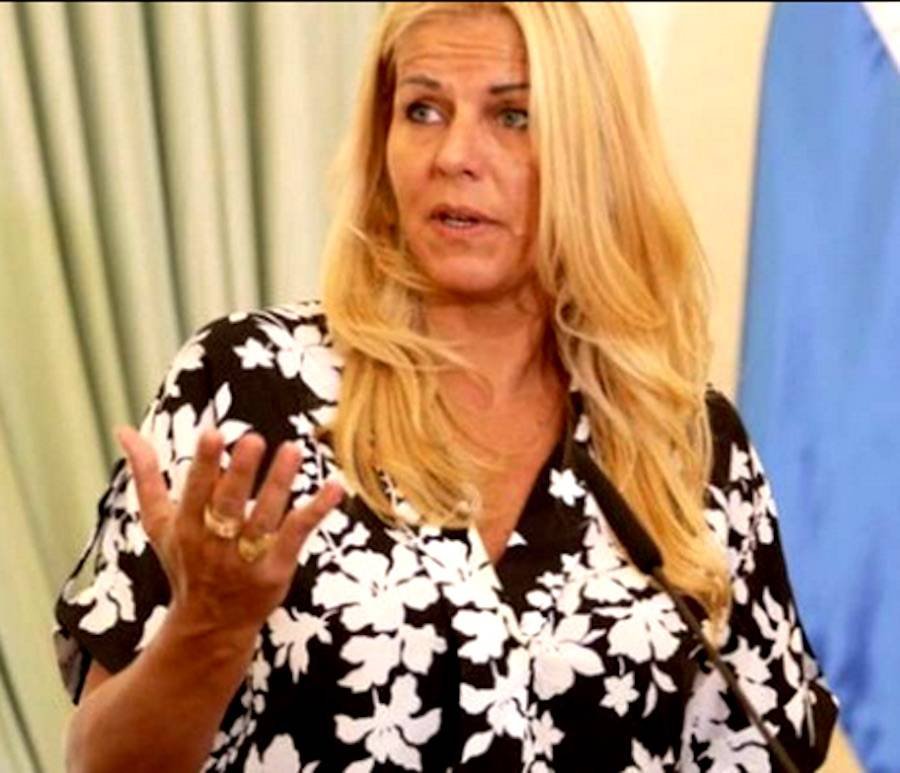 Ángeles Arriola, Migraciones.